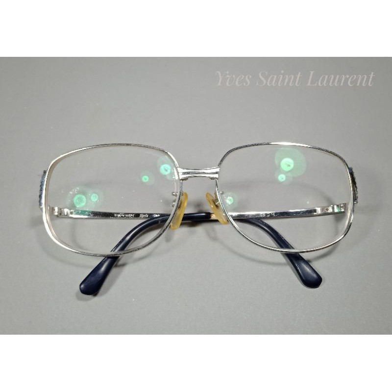 แว่นตามือสอง Yves Saint Laurent กรอบสีเงิน.