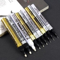 【แท้100% ระวังของปลอม】Sakura Pen-Touch Marker ปากกาเพ้นท์ มาร์คเกอร์ ปากกาเขียนบนวัสดุต่างๆ ลบไม่ออก มีหลายสี