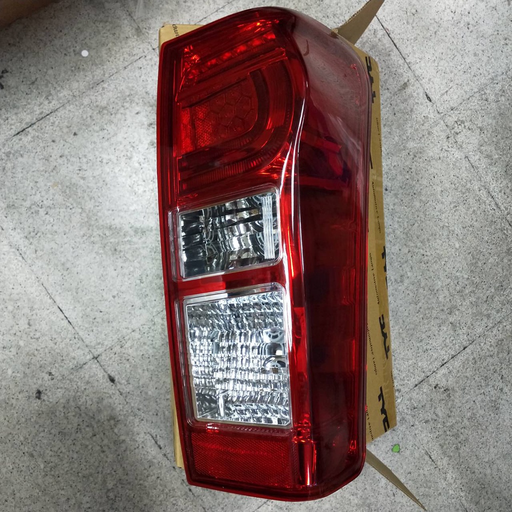 ไฟท้าย dmax 2014 ดีแม็ก 14 LED ขวา ยี่ห้อ ไดมอล มีของเลยมีขั้ว มีหลอด