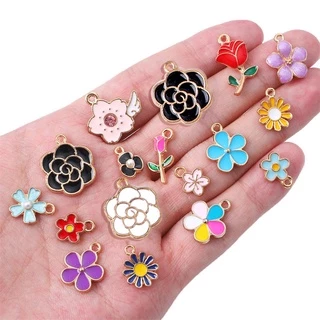 จี้โลหะผสมสีสันสดใสรูปหัวใจ ดอกไม้ กางเขน แมว ผีเสื้อ 10 ชิ้น อุปกรณ์ DIY ทำสร้อยข้อมือ สร้อยคอ เครื่องประดับ