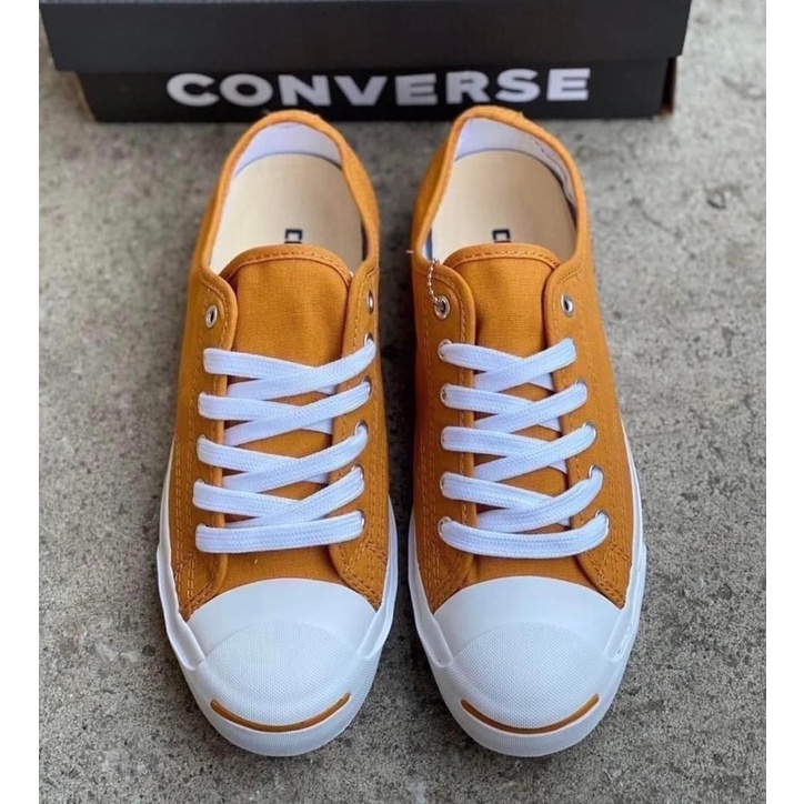 รองเท้าผ้าคอนเวิร์สแจ็ก(Convers parcel made in Indonesia )มีไซร้หญิง-ชาย 36….44 มีลายสีให้เลือก สำหรับคลูกค้า