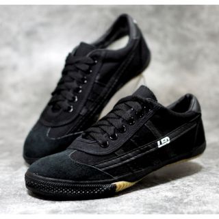 SIZE38-45 รองเท้าผ้าใบแฟชั่น LEO รหัสF70 สีดำ