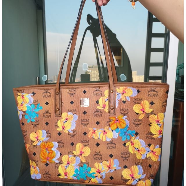 Mcm floral 2024 tote