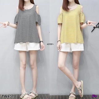 👗Pfashion [ส่งไว!!🚛] P4370 Set ริ้วเว้าไหล่+กางเกงขาสั้น Set of off-the-shoulder stripes + shorts