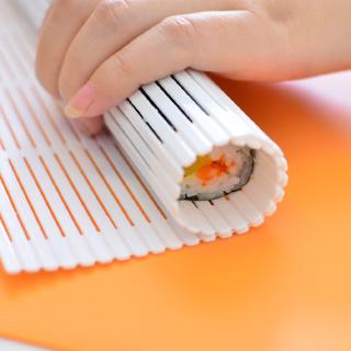 DIY Easy Sushi Roller Pad เครื่องทำเสื่อพลาสติก มายากล เครื่องมือทำอาหารที่บ้าน