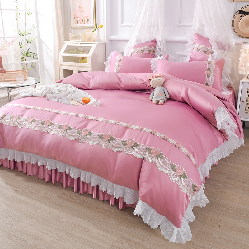 ชุดผ้าปูที่นอน ผ้าปูเตียง งานผ้าแพร นอนสบายไม่ร้อนหลัง 5 ฟุต 6 ฟุต (ชุด 4 ชิ้น) ระบายเตียงพริ้วสวย ลายน่ารัก ชมพูเข้ม