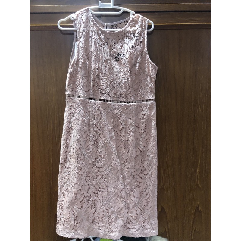 dress ลูกไม้ RMV collection