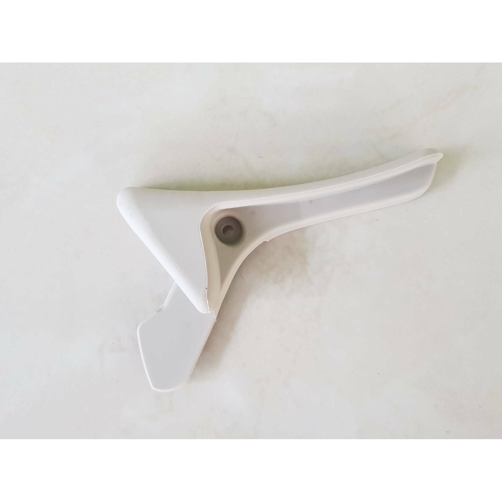 ตัวปรับเบาะ MITSUBISHI TRITON 2.5,3.2 สีครีม ข้างRH(ขวา) อันละ 65 บาท