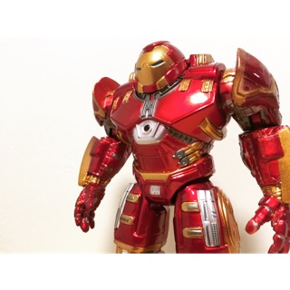 โมเดล iron man hulk buster