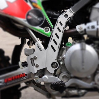 [S] การ์ดเฟรมข้าง ซ้าย - ขวา / FRAME PROTECTORS FOR KAWASAKI KLX 300R (ส่งฟรี)