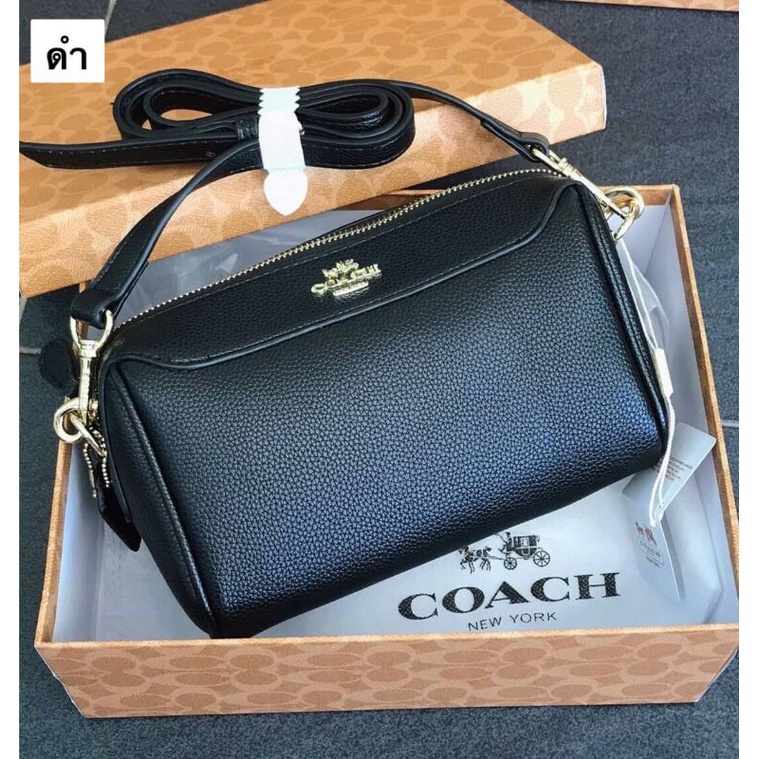 Coach bag New  กระเป๋าทรงหมอนไม่มีหู งานท็อปเกรดมิลเลอร์ ปั้มทุกจุด ติดโลโก้ปั้ม Coach สายยาวปรับได้