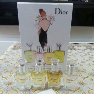 Set น้ำหอม dior forever ขวดละ 7.5ml
ในชุดมี 4 ขวด หัวสเปรย์ จ้า