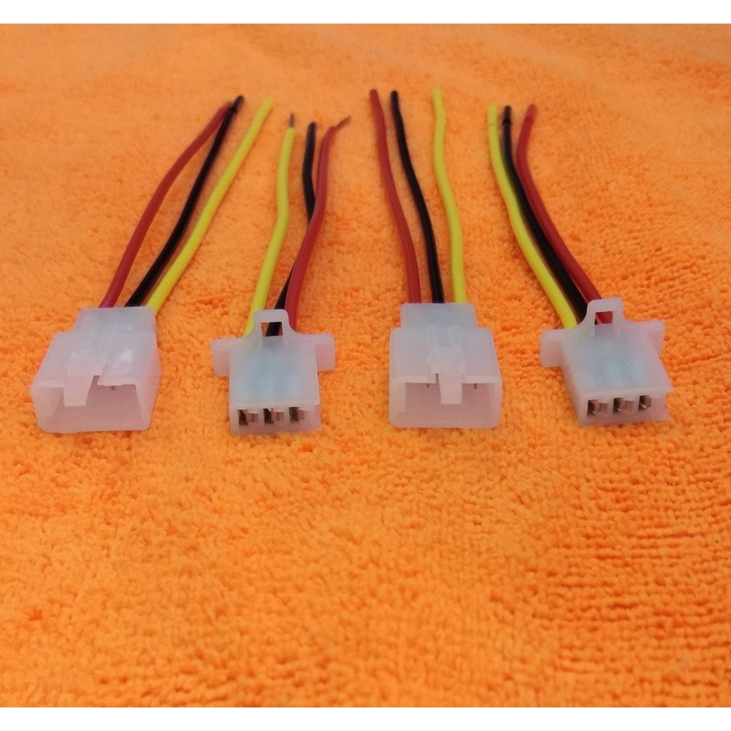 ปลั๊กเสียบ12V ขั้วต่อสายไฟรถยนต์ 3Pin