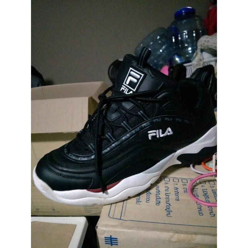 รองเท้าผ้าใบ FILA สีดำ