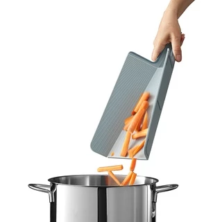 Joseph Joseph เขียงพับได้ รุ่น Chop2Pot Plus ไซซ์กลาง สี Pale Blue N60203
