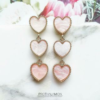 Cute Silver Triple White Pink Heart Earrings ต่างหู ตุ้มหู ระย้า หัวใจ เปลือกหอย สีชมพู ขาว น่ารัก ก้านเงิน ไม่แพ้