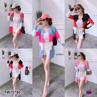 J15780 เสื้อคลุม ไหมพรม แขนยาว มีกระเป๋าหน้า ลายสลับสี Long-sleeved, knitted cardigan with pockets in the front.