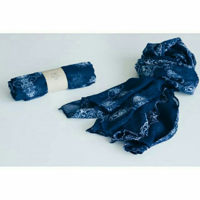 ผ้าพันคอ WINDY