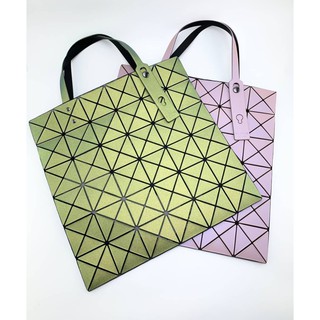 BAO BAO ISSEY MIYAKE PRISM 6X6 BLOCK TOTE BAG กระเป๋าถือทรง tote แบรนด์บาวบาว อิซเซ่ มิยาเกะ ขนาด 6x6 บล็อค