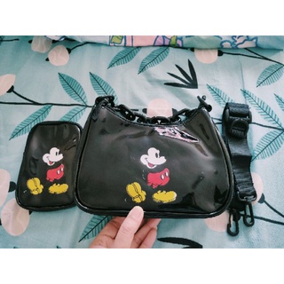 กระเป๋า mickey mouse  ได้ 2 ใบ มีสายสะพายข้าง