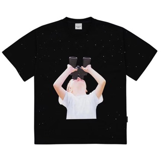 เสื้อยืดสีขาวเสื้อยืดแขนสั้นลําลอง ทรงหลวม ลายกล้องโทรทรรศน์ Starry Sky เข้ากับทุกการแต่งกาย สไตล์สตรีท สําหรับผู้ชาย แล