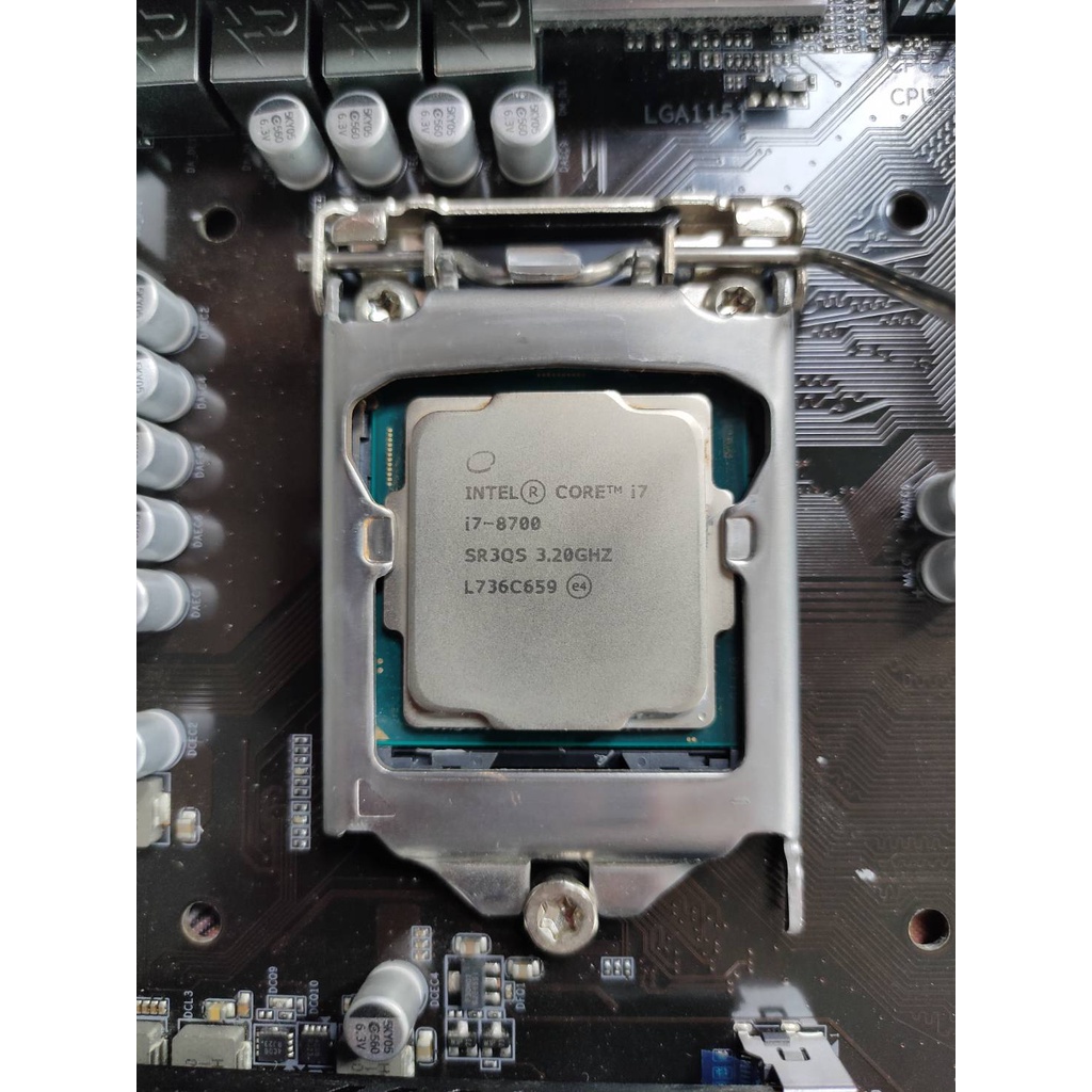 CPU i7 8700 มือสองสภาพดี แถมซิ้งนํ้าปิด