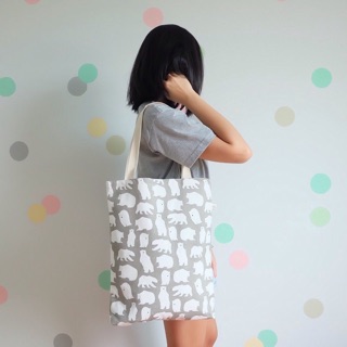 Canvas Tote in Gray (white bear)