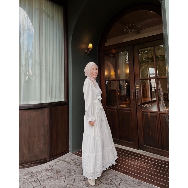 (C01)(รหัส 2125) Heartmade - Lauren Dress (เดรสยาวแต่งลูกไม้งานสวย)