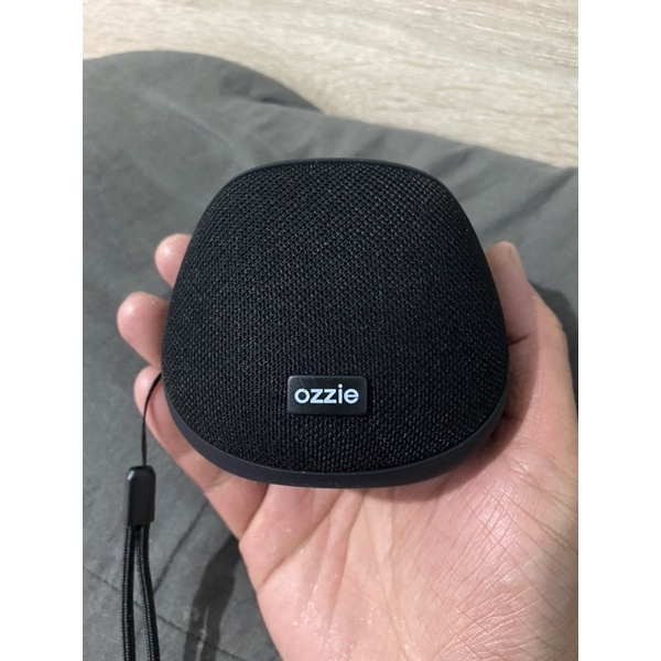 OZZIE Q2 ลำโพงบลูทูธแบบพกพา ขนาด 45 มม. สีดำ/เขียว/แดง/ชมพู