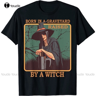 ROUND คอลูกเรือเสื้อยืด ผ้าฝ้าย พิมพ์ลายแม่มด Born In A Graveyard Raised By A Witch แฟชั่นสําหรับสตรี
-4XL