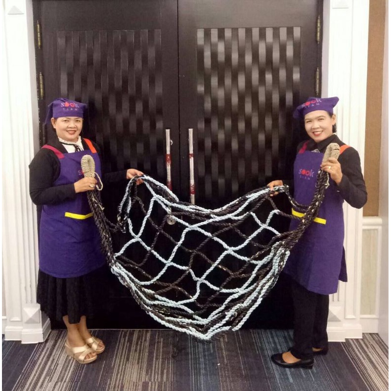 เปลญวน​หนังแบบเกลียวกลุ่มวิสาหกิจ​ชุมชน​บ้านเนินสะเดา