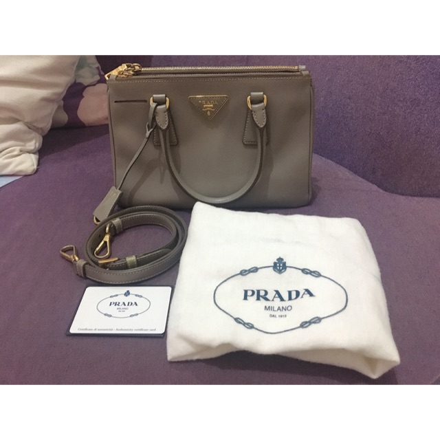 Prada saffiano 25 cm