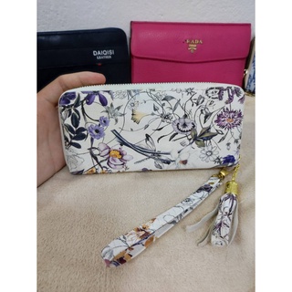 SALES!! เคลียสต็อค &gt;&gt; NEW กระเป๋าสตางค์ใบยาวซิปรอบ ลายดอกไม้ สีขาว