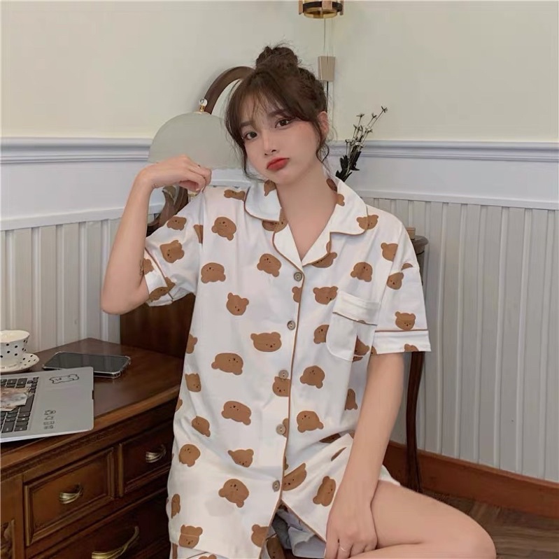 พร้อมส่ง ชุดนอนคอปก ชุดนอนเสื้อแขนสั้นกางเกงขาสั้น ชุดนอนลายการ์ตูน ลายน่ารักมาก ผ้าคอนตอน ผ้านิ่ม ใส่สบาย