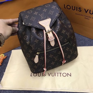 กระเป๋าเป้LOUIS VUITTON เกรดHIEND งานสลับแท้1:1 หนังแท้ เอกสารครบ ปั้มทุกจุด