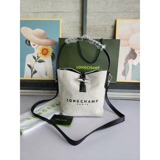 ส่งฟรี🔥 LONGCHAMP ESSENTIAL TOILE ECRU BUCKET BAG