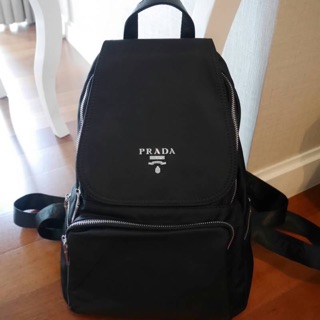 จำนวนจำกัด! รุ่นที่สายลุยรอคอยกับ Prada nylon backpack จากงานพรีเมี่ยมกิ้ฟ ของแท้จากแบรนด์ Prada 🍭