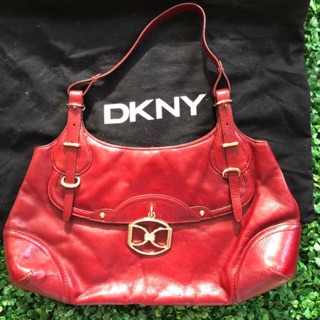 กระเป๋าสะพาย DKNY ของแท้ พร้อมถุงผ้า มือสอง ⭐️CODE: NEWPSHRW ลด80บาท ⭐️