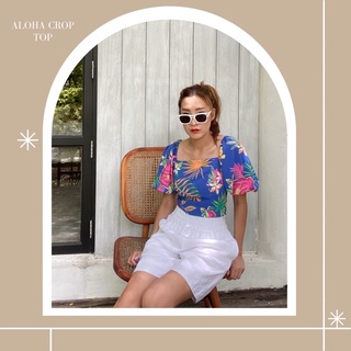 Aloha crop top เสื้อครอปลายดอกไม้