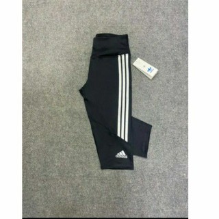 กางเกงออกกำลังกาย-Adidas ราคา 220 บาท