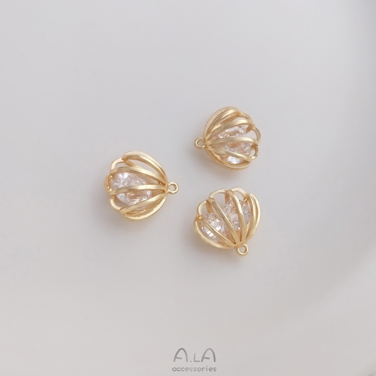 【 เครื่องประดับ DIY 】จี้หอยเชลล์ ชุบทอง 14k ประดับเพทาย สําหรับตกแต่งภายใน สร้อยข้อมือ ต่างหู DIY【จี้ / ลูกปัดห้อย/จี้สร้อยคอ/จี้ทอง/จี้ห้อย】