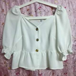 เสื้อแขนตุ๊กตา/ ชายระบาย /กระดุมหน้า