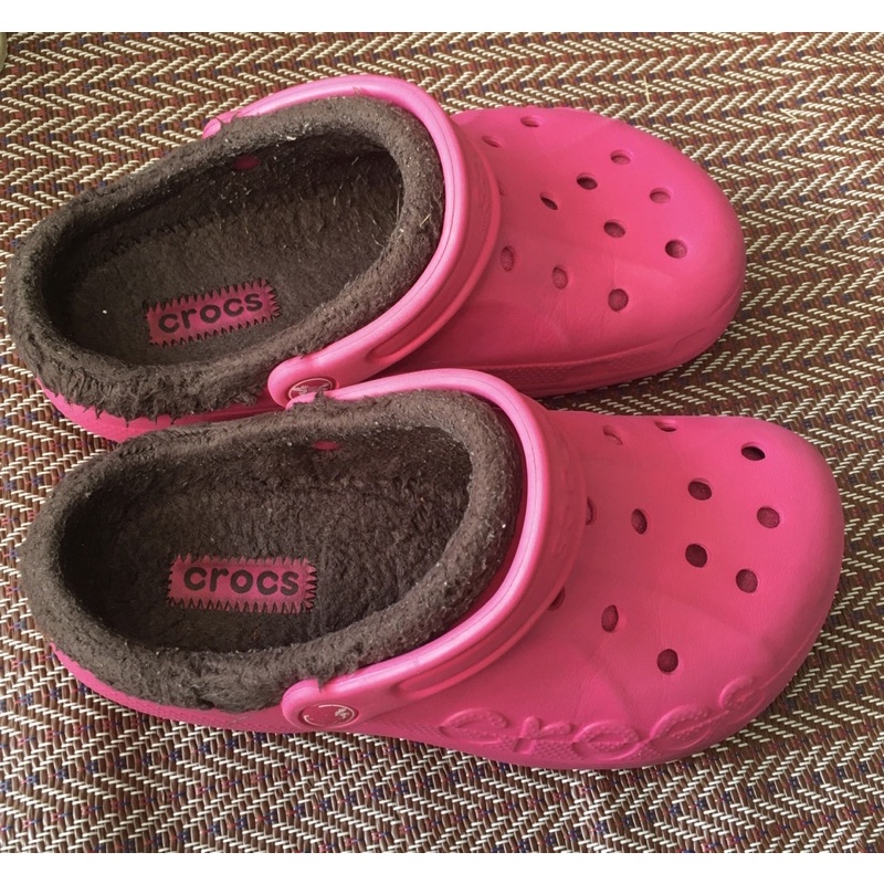 crocs รองเท้าผู้หญิงมือสองสภาพดี สีชมพู รุ่นบุผ้า ไซส์ 5(7W) 38