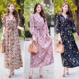 Maxi Dress เดรสยาวคอวีแขนยาว เนื้อผ้าหางกระรอกลายดอกไม้