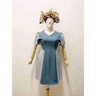 NEW ARRIVAL TWOTONE DRESS Details : ชุดเดรสทูโทน ออกแบบซ่อนรูปสำหรับสาวพลัสไซส์ สวย ดูดีแน่นอนค่ะ มีซิปด้านหลัง ห้ามพลาด