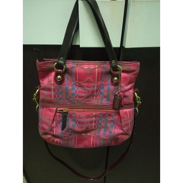 กระเป๋าคอสบอดี้ Coachแท้ ลาย c 11 นิ้ว สภาพสวยมีแท็กเนมและป้าย coach ซิป ykk อะไหล่ทองเหลืองไม่เฟต