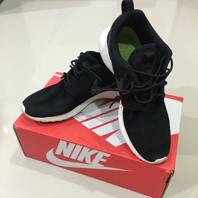 รองเท้าNike Roshe Run แท้ 100%