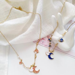 สร้อยคอกาแลกซี่ • Galaxy Necklace