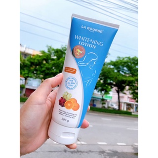 LA BOURSE Whitening lotion200gลาบูสส์ ไวท์เทนนิ่ง โลชั่น-L3128 ปริมาณ200กรัม
โลชั่นผิวขาว มีออร่า ผิวเด้งมาก