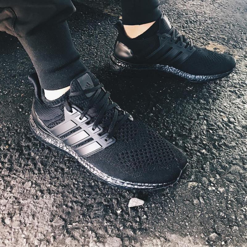 Cheapest Price Adidas Ultra BOOST Triple สีดำ ล่าสุด Adidas Ultra Boost Triple Grey 3.0 CG3041 สีเทาเงินจุด US9.5 10